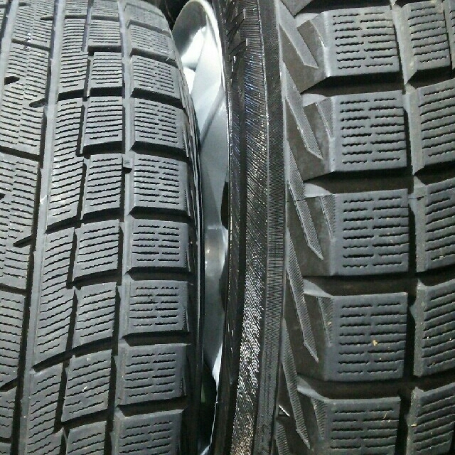 ハジメ様専用 16インチ7J47×バリ山ヨコハマスタッドレス　215/60R16 自動車/バイクの自動車(タイヤ・ホイールセット)の商品写真