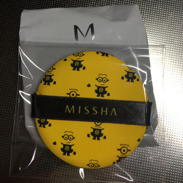 MISSHA(ミシャ)のMISSHA ミシャ クッションファンデ カバー ミニオン パフ付き コスメ/美容のベースメイク/化粧品(ファンデーション)の商品写真