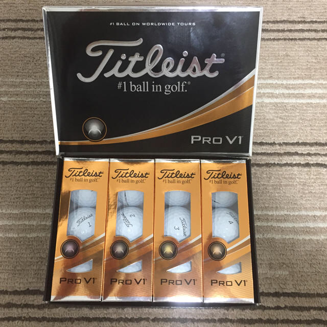 Titleist(タイトリスト)の新品タイトリストprov1 1ダース おまけ付き スポーツ/アウトドアのゴルフ(その他)の商品写真