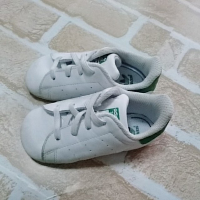 adidas(アディダス)の【美品】adidasスニーカー12㎝ファーストシューズ キッズ/ベビー/マタニティのベビー靴/シューズ(~14cm)(スニーカー)の商品写真