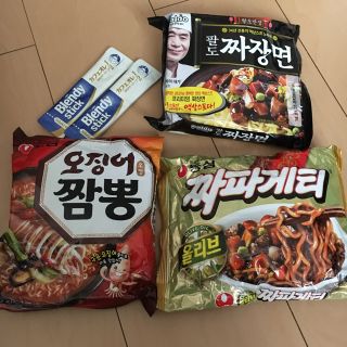 ニッシンショクヒン(日清食品)の韓国ラーメン３セット、ブレンディカフェ・オ・レ２セット！(麺類)