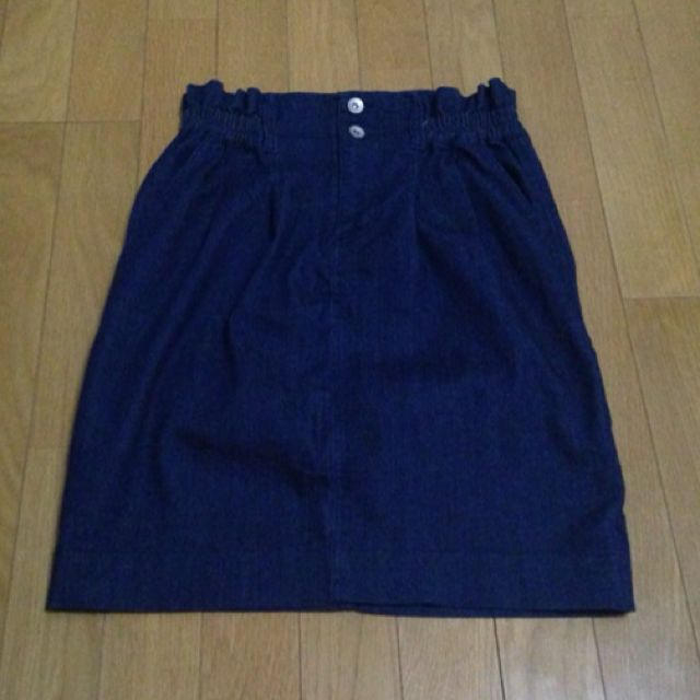 w closet(ダブルクローゼット)のデニムウエストタックスカート レディースのスカート(ひざ丈スカート)の商品写真