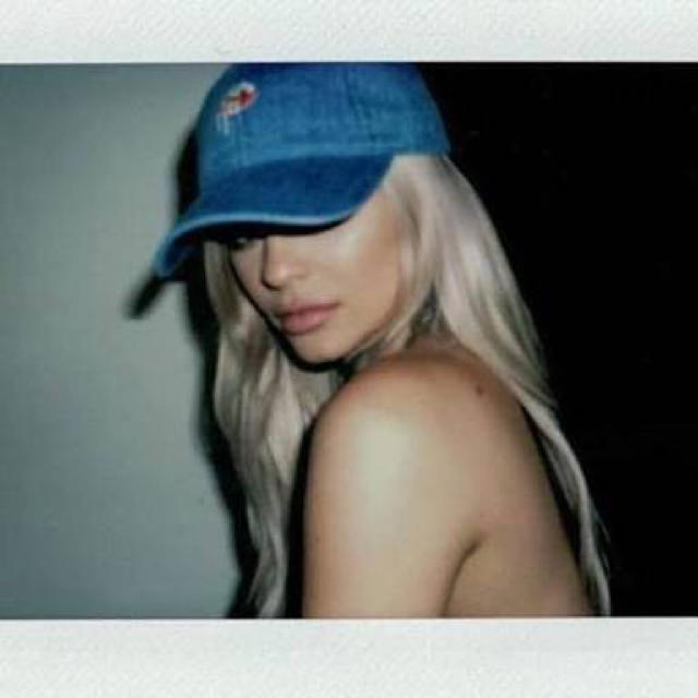 Kylie Cosmetics(カイリーコスメティックス)のLip dat hat  レディースの帽子(ハット)の商品写真