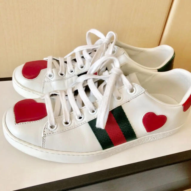 Gucci(グッチ)のGUCCI グッチ スニーカー  ハート レディースの靴/シューズ(スニーカー)の商品写真