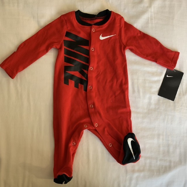 NIKE(ナイキ)のNIKEナイキロンパース手足先あり キッズ/ベビー/マタニティのベビー服(~85cm)(ロンパース)の商品写真