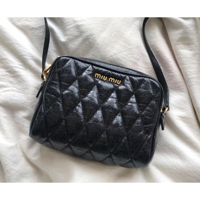 miumiu キルティング ショルダーバッグ