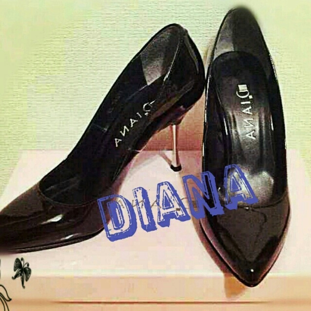 DIANA(ダイアナ)のDIANAポインテッドトゥパンプス レディースの靴/シューズ(ハイヒール/パンプス)の商品写真