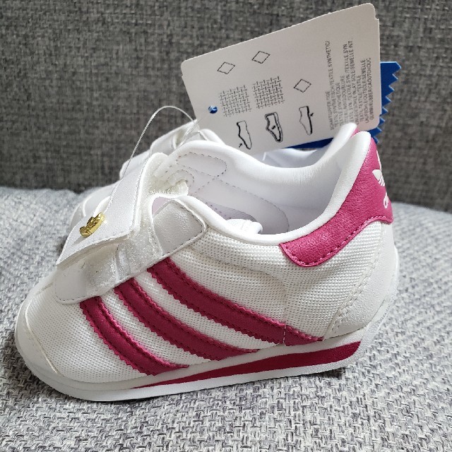 adidas(アディダス)のadidas 新品 kidsスニーカー(12cm) キッズ/ベビー/マタニティのベビー靴/シューズ(~14cm)(スニーカー)の商品写真