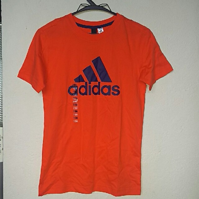 adidas(アディダス)のadidas 未使用  150 キッズ/ベビー/マタニティのキッズ服男の子用(90cm~)(Tシャツ/カットソー)の商品写真