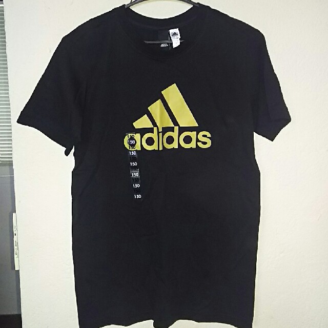 adidas(アディダス)のadidas  未使用  150 キッズ/ベビー/マタニティのキッズ服男の子用(90cm~)(Tシャツ/カットソー)の商品写真