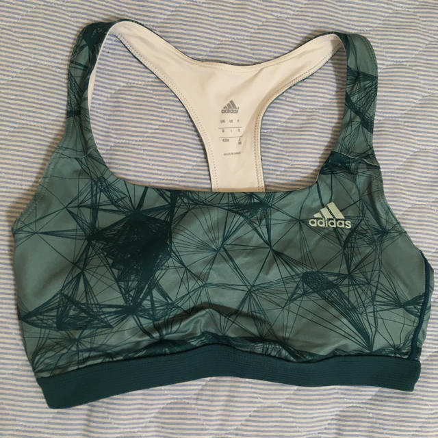 adidas(アディダス)の★ナミ様専用★adidas スポーツウェア パット付きブラトップ スポーツ/アウトドアのトレーニング/エクササイズ(トレーニング用品)の商品写真