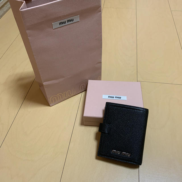 miu miu  マドラスレザー財布