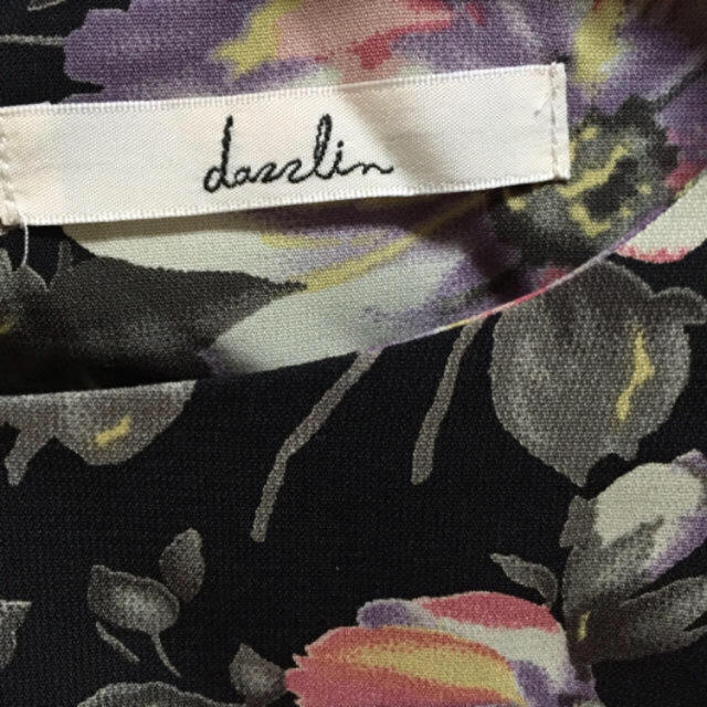 dazzlin(ダズリン)のdazzlin 花柄ペプラムトップス レディースのトップス(カットソー(半袖/袖なし))の商品写真