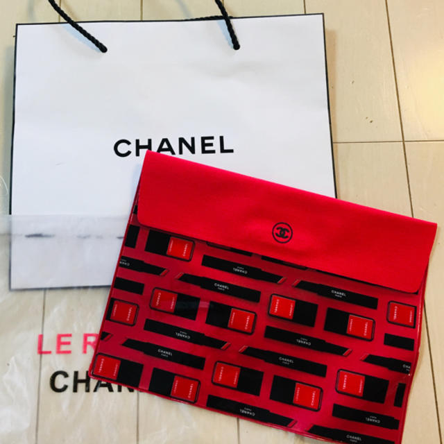 CHANEL(シャネル)のCHANEL♡クラッチ ポーチ レディースのバッグ(クラッチバッグ)の商品写真