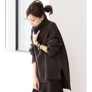 アパルトモンドゥーズィエムクラス(L'Appartement DEUXIEME CLASSE)の【新品タグ付】アパルトモン Back Long タートルネック Knit ニット(ニット/セーター)