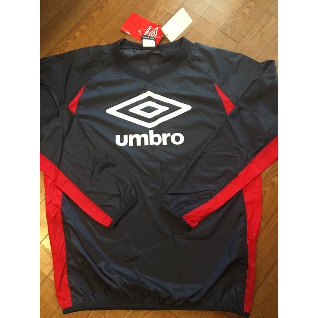 UMBRO(アンブロ)のウィンドブレーカー ピステ スポーツ/アウトドアのサッカー/フットサル(ウェア)の商品写真