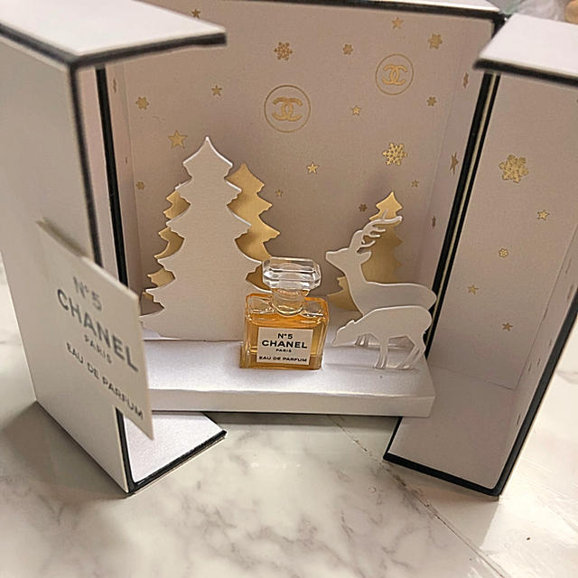 CHANEL(シャネル)のCHANEL 香水 クリスマスオブジェ♡ コスメ/美容の香水(香水(女性用))の商品写真