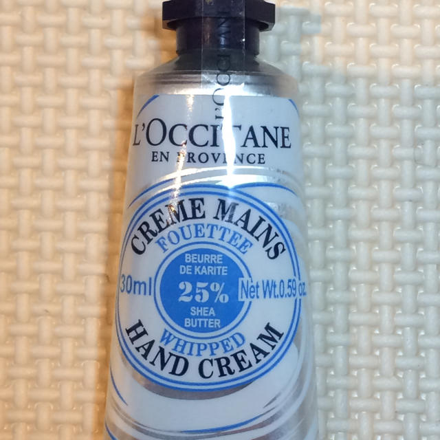 L'OCCITANE(ロクシタン)の【ロクシタン】ハンドクリーム  30ml 未使用 シアバター25% コスメ/美容のボディケア(ハンドクリーム)の商品写真