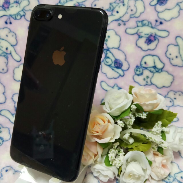 iPhone(アイフォーン)のiPhone8 Plus SIMフリー　バッテリー新品 スマホ/家電/カメラのスマートフォン/携帯電話(スマートフォン本体)の商品写真