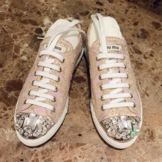 ミュウミュウ(miumiu)のmiumiu スニーカー 34サイズ ビジュー ミュウミュウ (スニーカー)