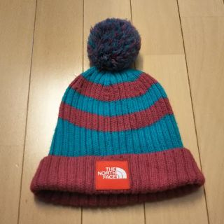 ザノースフェイス(THE NORTH FACE)のノースフェイスTHE NORTH FACEロゴ入りボーダー柄ボンボン付ニット帽(ニット帽/ビーニー)