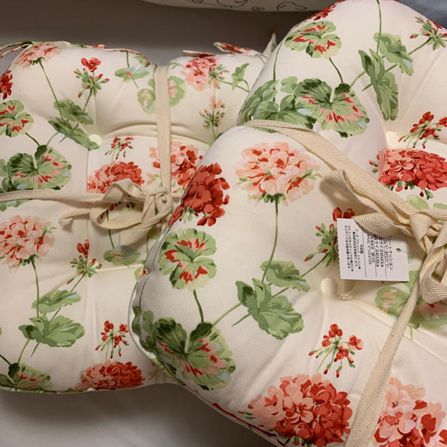 ローラアシュレイ クッション4枚セット 新品 | www.ecotours-of-oregon.com