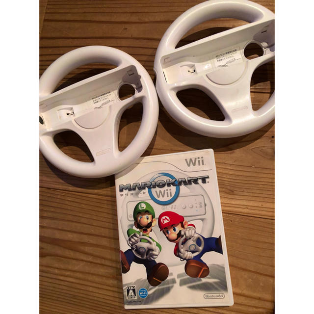 Wii(ウィー)のWiiマリオカートセット エンタメ/ホビーのゲームソフト/ゲーム機本体(家庭用ゲームソフト)の商品写真