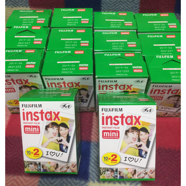 富士フイルム(フジフイルム)のチェキフィルム instax mini 60枚【かーる様専用】 スマホ/家電/カメラのカメラ(その他)の商品写真