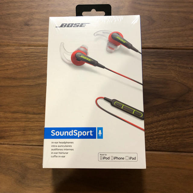 BOSE(ボーズ)の新品未開封 Bose SoundSport in-ear headphones スマホ/家電/カメラのオーディオ機器(ヘッドフォン/イヤフォン)の商品写真