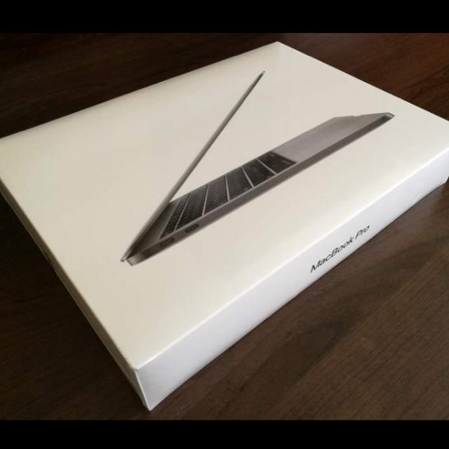 Apple(アップル)の【新品未開封】MacBookPro Retina13.3  シルバー 2018年 スマホ/家電/カメラのPC/タブレット(ノートPC)の商品写真
