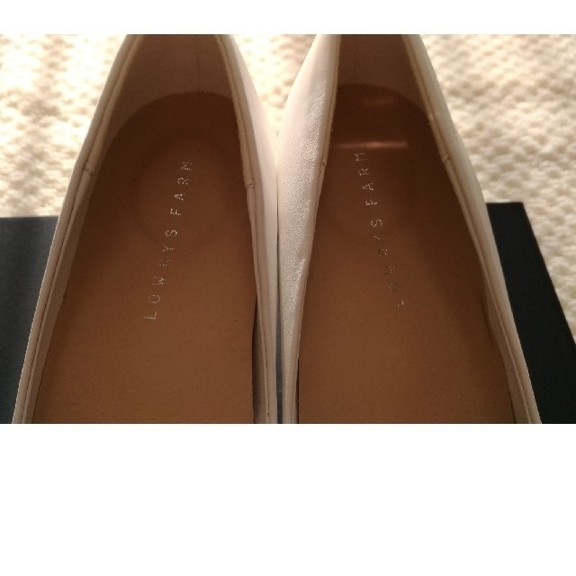 LOWRYS FARM(ローリーズファーム)の新品 ローリーズファーム パンプス L 約24.0cm 白ホワイトスタックヒール レディースの靴/シューズ(ハイヒール/パンプス)の商品写真