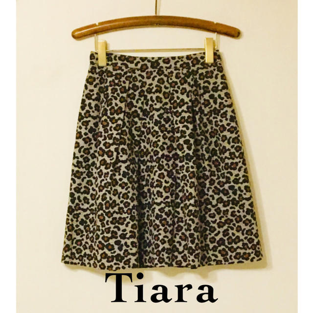tiara(ティアラ)のTiara フレアスカート レディースのスカート(ひざ丈スカート)の商品写真