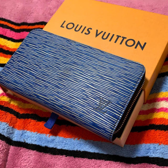 大人も着やすいシンプルファッション VUITTON LOUIS - 長財布 エピ  VUITTON LOUIS 長財布