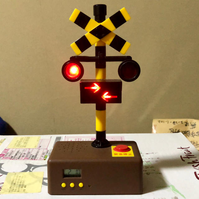 想像を超えての 絶版品 バンプレスト 目覚まし時計 踏切 踏み切り