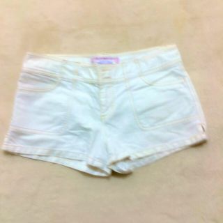 アバクロンビーアンドフィッチ(Abercrombie&Fitch)のエアロポステール 白ショーパン(ショートパンツ)