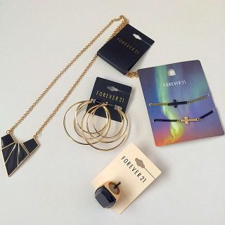 フォーエバートゥエンティーワン(FOREVER 21)のFOREVER21アクセ4点まとめ売り(ネックレス)