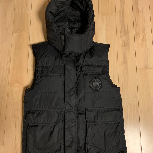 CANADA GOOSE(カナダグース)のカナダグース アルバータ サイズ XS メンズのジャケット/アウター(ダウンベスト)の商品写真