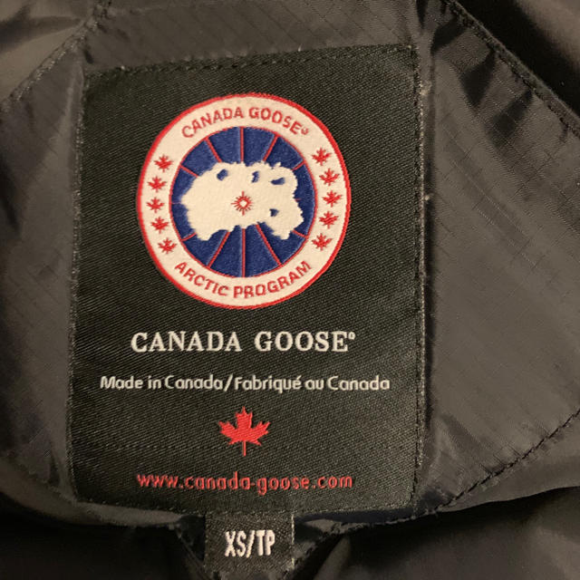 CANADA GOOSE(カナダグース)のカナダグース アルバータ サイズ XS メンズのジャケット/アウター(ダウンベスト)の商品写真