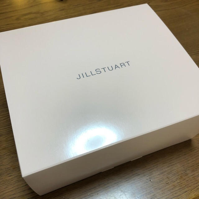 JILLSTUART(ジルスチュアート)のak1122ak様専用【新品】JILL STUART タオル&ハンドクリーム インテリア/住まい/日用品の日用品/生活雑貨/旅行(タオル/バス用品)の商品写真