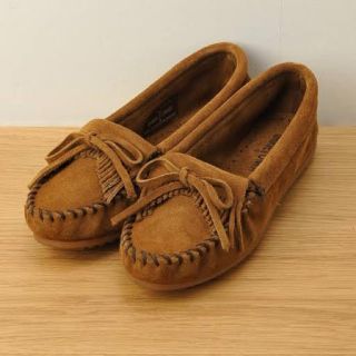 ミネトンカ(Minnetonka)のミネトンカ 22センチ 22cm  モカシン キルティ ダスティブラウン 美品(スリッポン/モカシン)