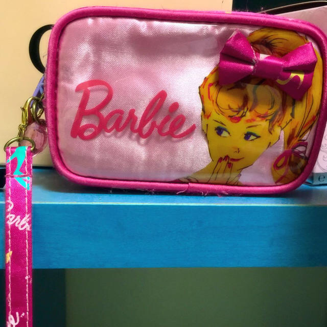 Barbie(バービー)のBarbieポーチ☆ レディースのファッション小物(ポーチ)の商品写真