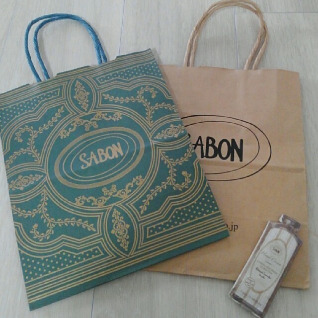 SABON(サボン)のサボンクリスマス限定紙袋☆おまけつき レディースのバッグ(ショップ袋)の商品写真