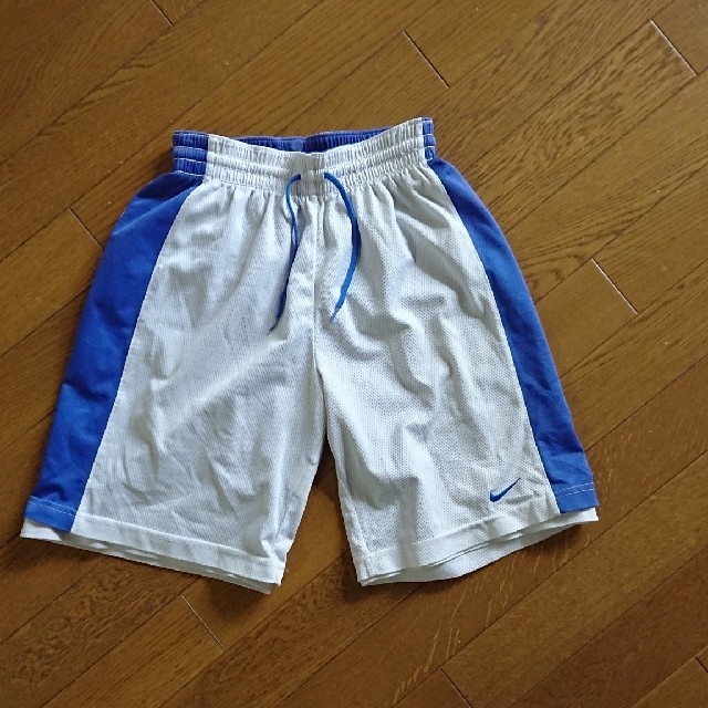 NIKE(ナイキ)のNIKEハーフパンツ キッズ/ベビー/マタニティのキッズ服男の子用(90cm~)(パンツ/スパッツ)の商品写真