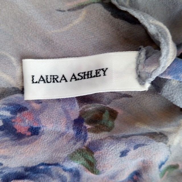 LAURA ASHLEY - ローラアシュレイ スカーフの通販 by やました ｜ローラアシュレイならラクマ