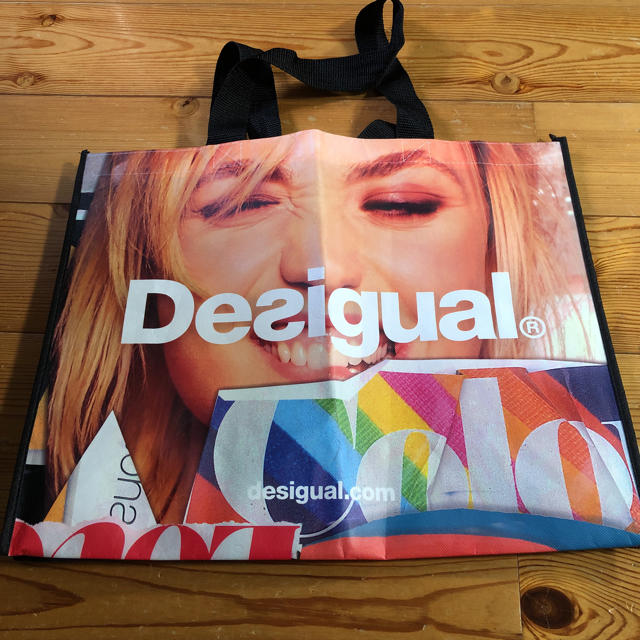 DESIGUAL(デシグアル)のdesigual 紙袋 レディースのバッグ(ショップ袋)の商品写真