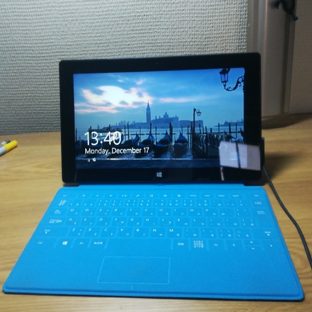 Microsoft(マイクロソフト)のSurface RT 64GB Touch Cover（ブルー）&充電器 付 スマホ/家電/カメラのPC/タブレット(タブレット)の商品写真