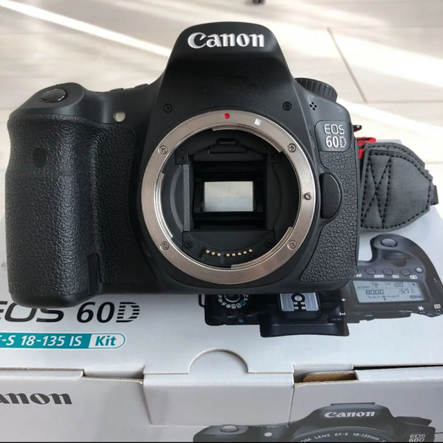 Canon(キヤノン)のCanon EOS60D EF-S 18-135 IS kit レンズキッド スマホ/家電/カメラのカメラ(デジタル一眼)の商品写真