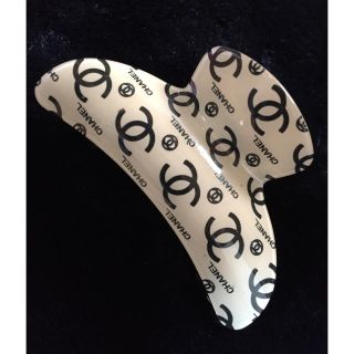 CHANEL(バレッタ/ヘアクリップ ・ ベージュ系)のフリマ CHANEL(バレッタ/ヘアクリップ ・ ベージュ系)のフリマ