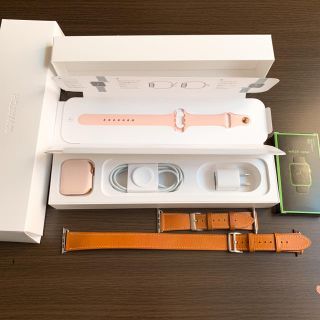 アップルウォッチ(Apple Watch)の極美品☆Apple Wacth Series4☆(スマートフォン本体)