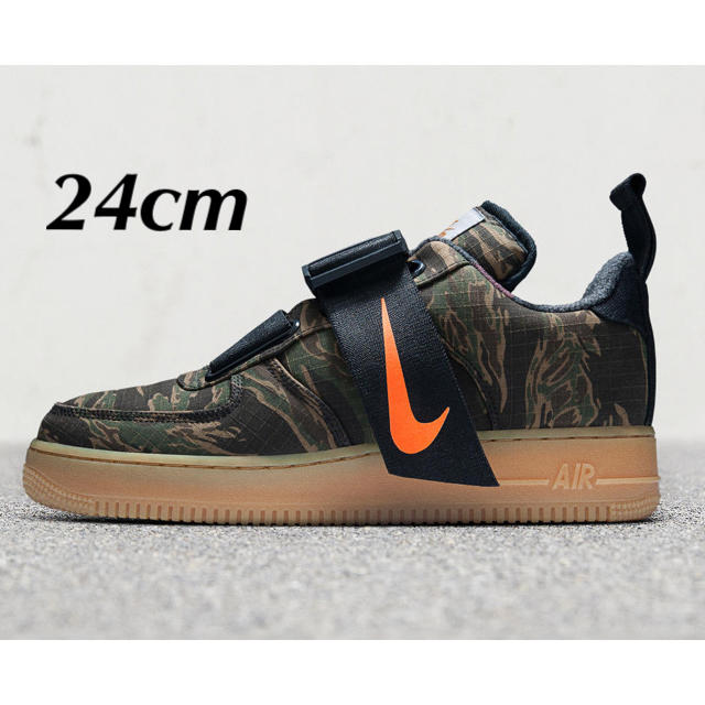 NIKE(ナイキ)のNIKE AIR FORCE 1 UT LOW PRM CARHARTT 希少 レディースの靴/シューズ(スニーカー)の商品写真